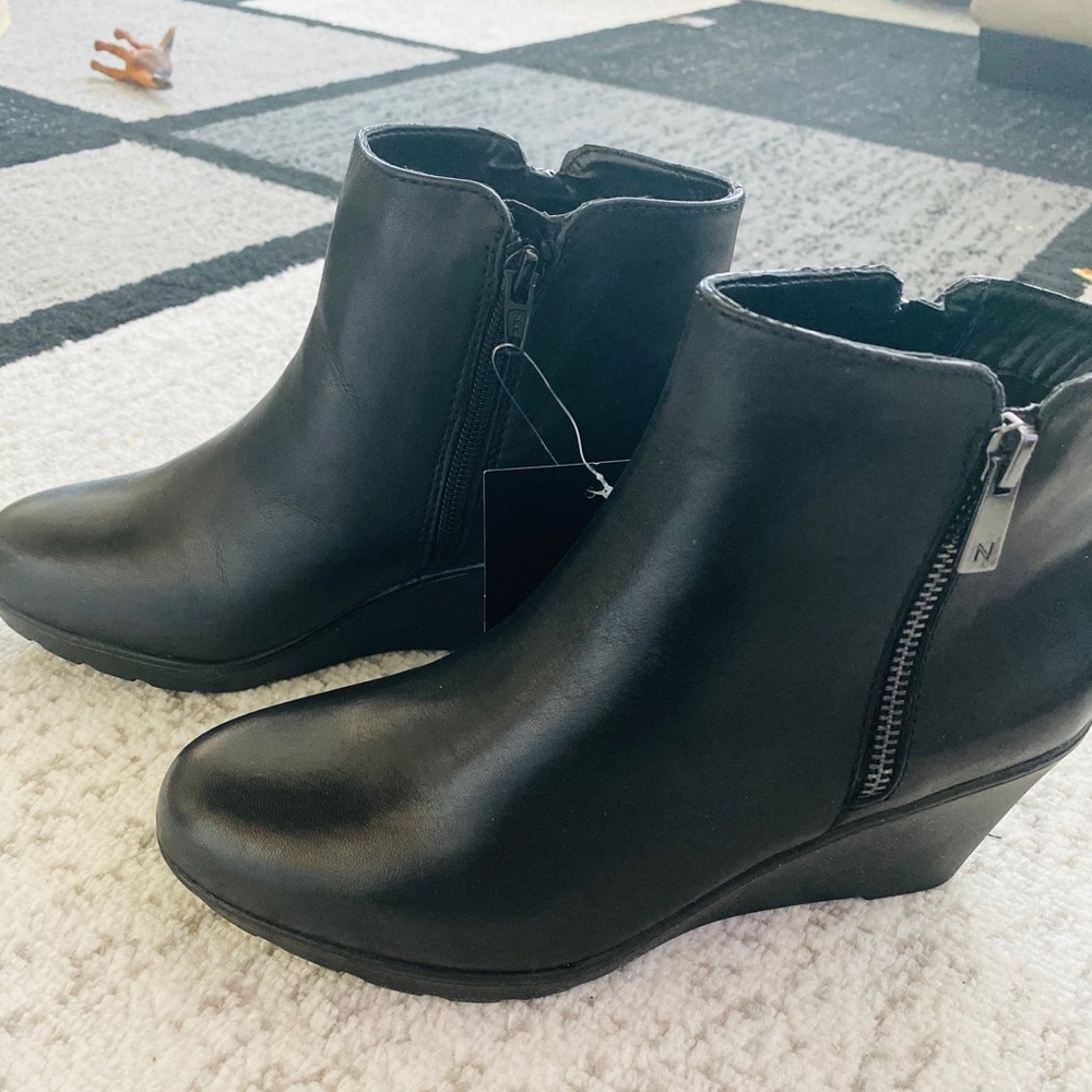Lord & Taylor boots